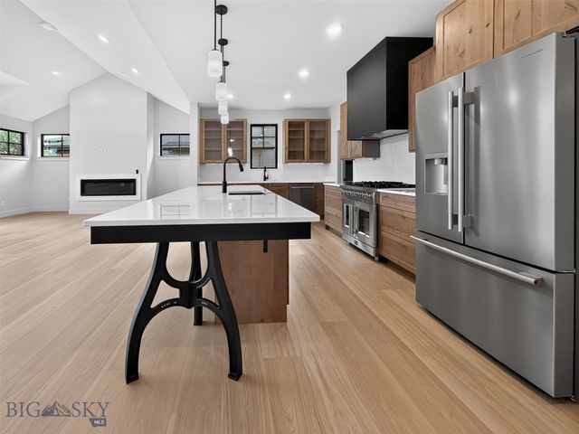 86 Hilgard Peak Court, Bozeman, MT 59718
