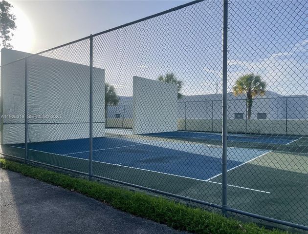 7220 SW 94th Pl G4, Miami, FL 33173