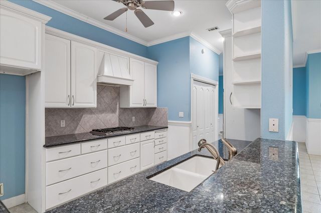 204 Clearview Avenue D, Friendswood, TX 77546