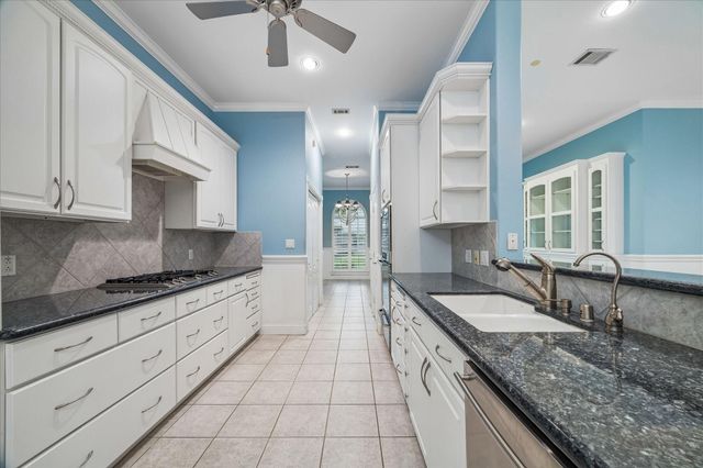 204 Clearview Avenue D, Friendswood, TX 77546