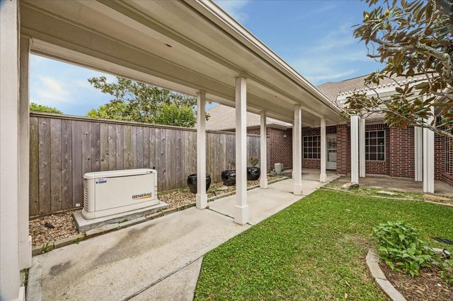 204 Clearview Avenue D, Friendswood, TX 77546