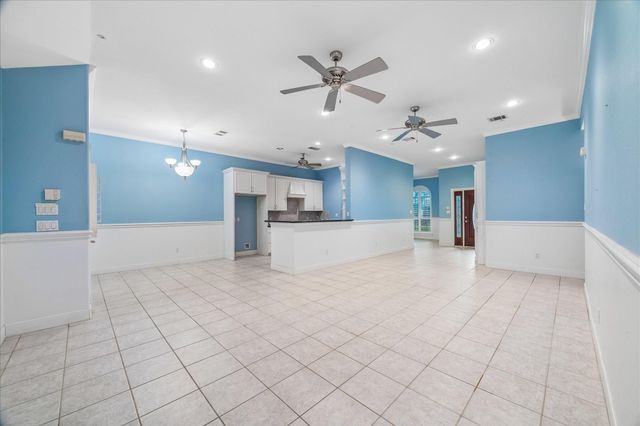 204 Clearview Avenue D, Friendswood, TX 77546