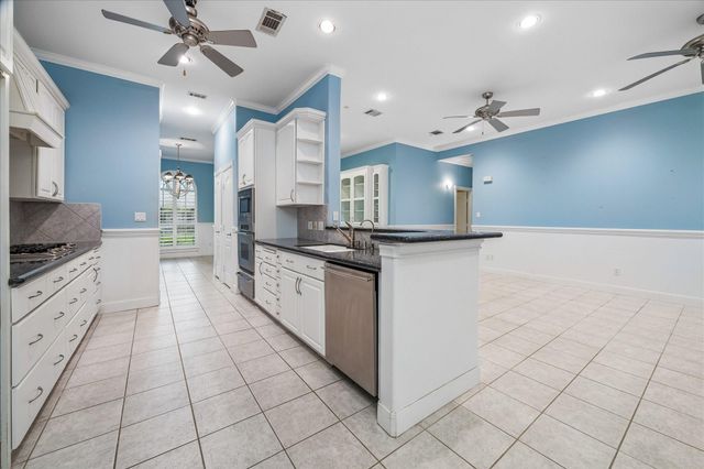 204 Clearview Avenue D, Friendswood, TX 77546