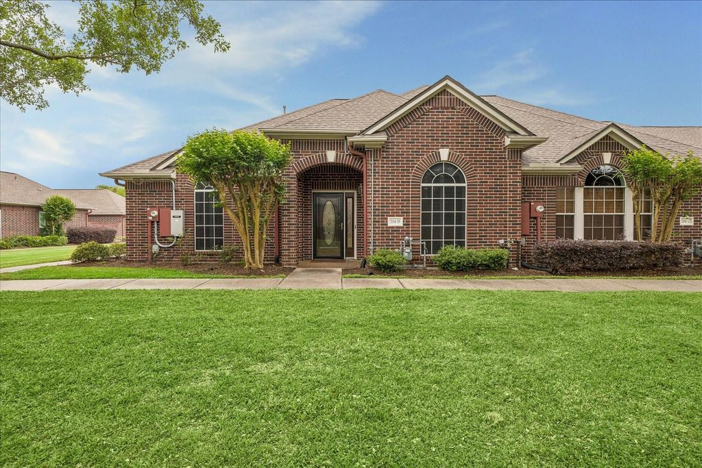 204 Clearview Avenue D, Friendswood, TX 77546