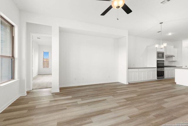 4548 YOAKUM VLY, Cibolo, TX 78108