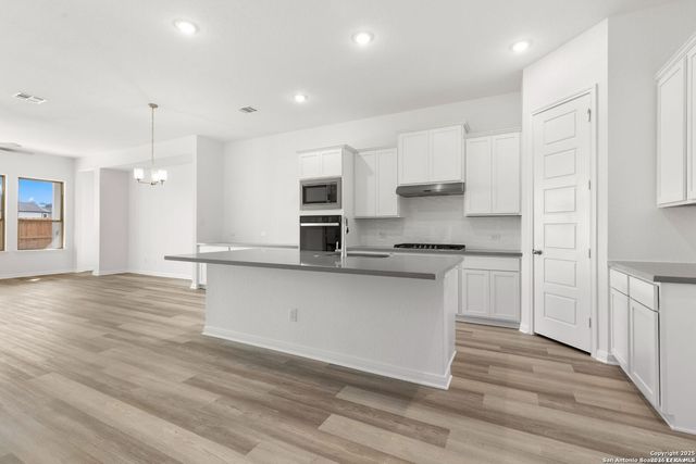 4548 YOAKUM VLY, Cibolo, TX 78108