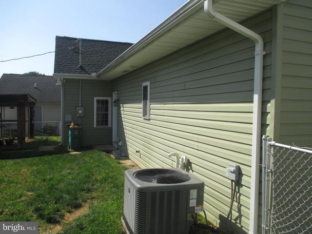 1148 STANLEY AVENUE, Chambersburg, PA 17201