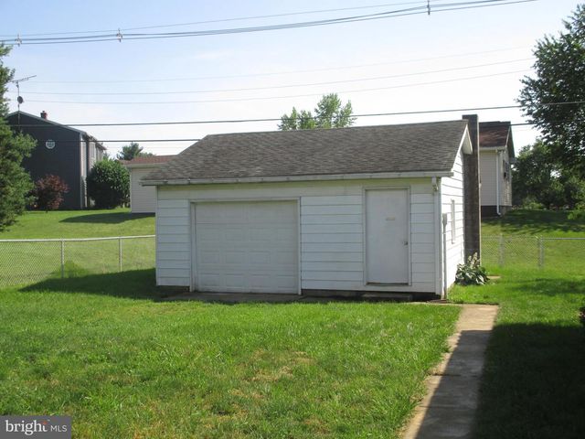 1148 STANLEY AVENUE, Chambersburg, PA 17201