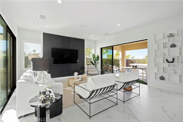 37 Caspian, Lake Forest, CA 92630