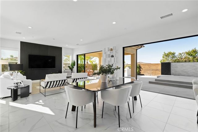 37 Caspian, Lake Forest, CA 92630