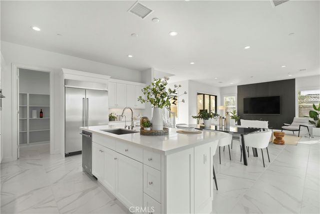 37 Caspian, Lake Forest, CA 92630