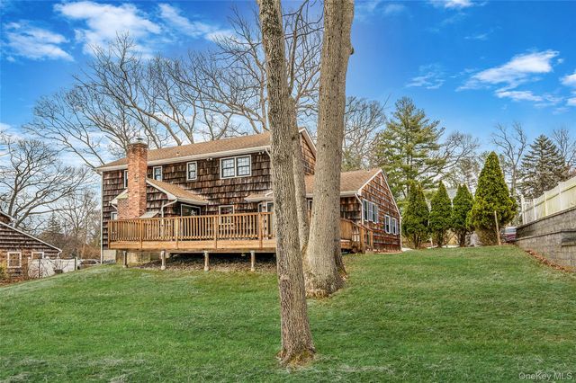 10 Penelope Drive, East Setauket, NY 11733