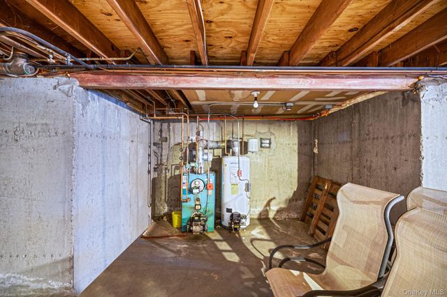 10 Penelope Drive, East Setauket, NY 11733