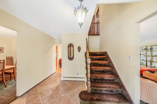 10 Penelope Drive, East Setauket, NY 11733