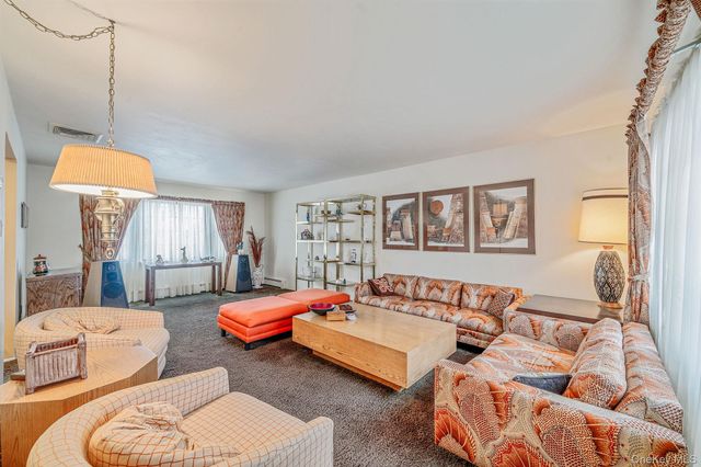 10 Penelope Drive, East Setauket, NY 11733