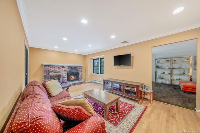 10 Penelope Drive, East Setauket, NY 11733