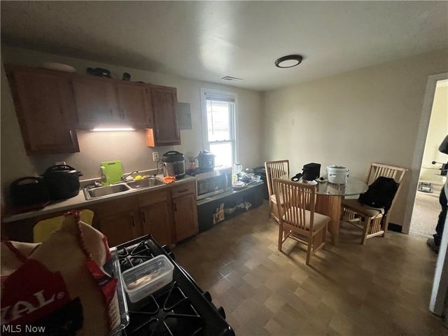 3688 W 15th Street, Cleveland, OH 44109