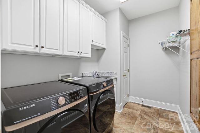 14516 Ballantyne Country Club Drive, Charlotte, NC 28277