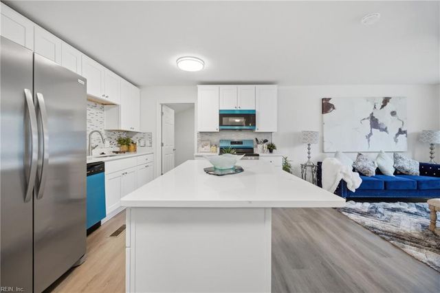 2521 Lynnriver DR, Virginia Beach, VA 23452