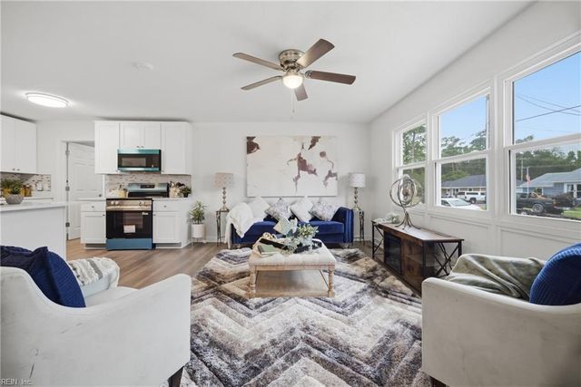 2521 Lynnriver DR, Virginia Beach, VA 23452