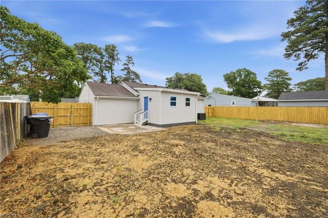 2521 Lynnriver DR, Virginia Beach, VA 23452
