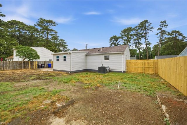2521 Lynnriver DR, Virginia Beach, VA 23452