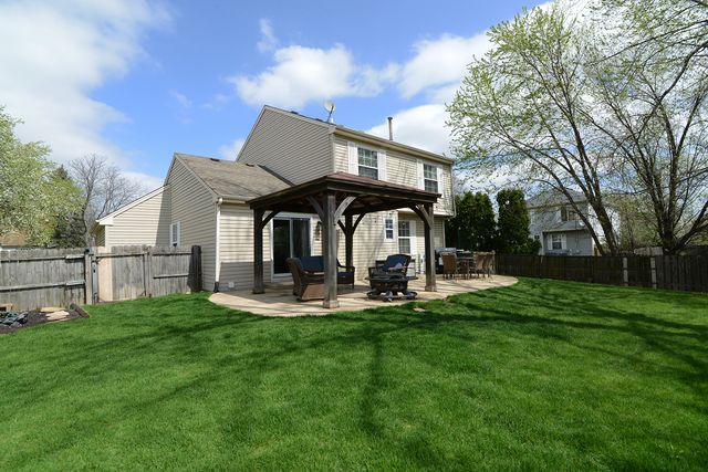 1292 LILAC Lane, Carol Stream, IL 60188