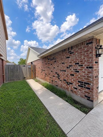 2802 Skelton Drive, Houston, TX 77067