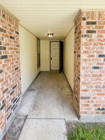 2802 Skelton Drive, Houston, TX 77067