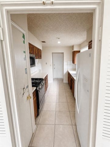 2802 Skelton Drive, Houston, TX 77067