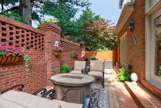 2932 Eastbrook Court, Lexington, KY 40502