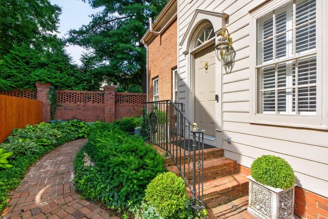 2932 Eastbrook Court, Lexington, KY 40502