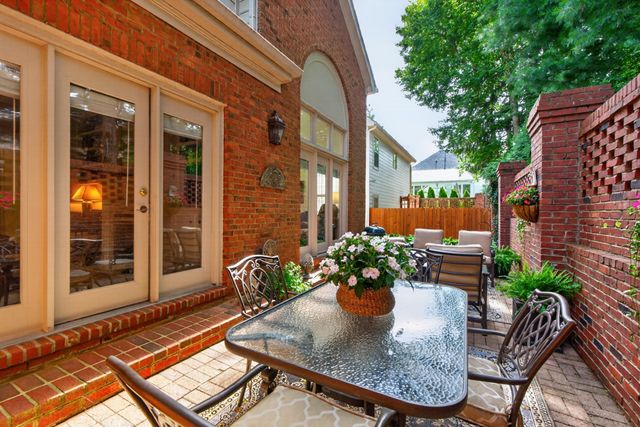 2932 Eastbrook Court, Lexington, KY 40502