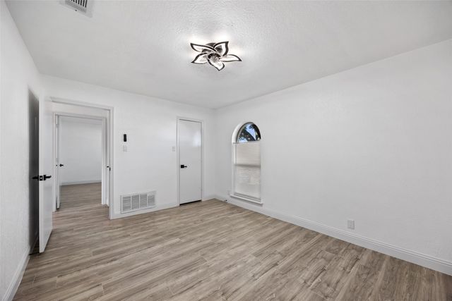 1870 El Paso Street, Lewisville, TX 75077