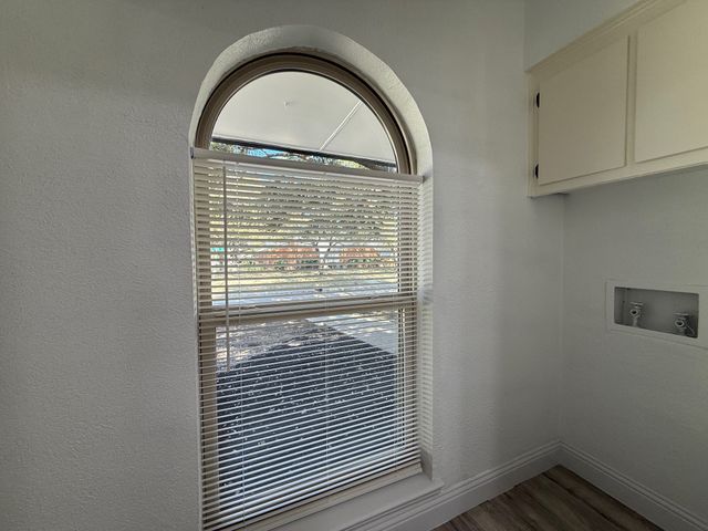 1870 El Paso Street, Lewisville, TX 75077