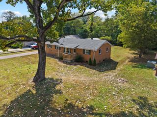 33 Charlemagne Blvd, Clarksville, TN 37042