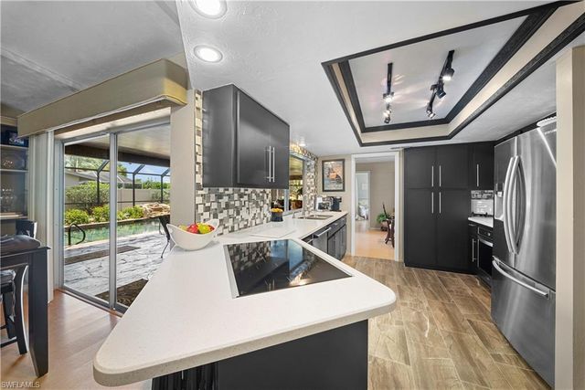8713 Crest LN, Fort Myers, FL 33907