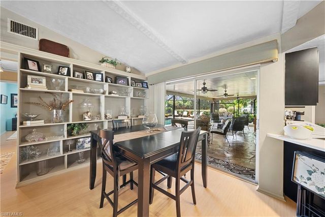 8713 Crest LN, Fort Myers, FL 33907