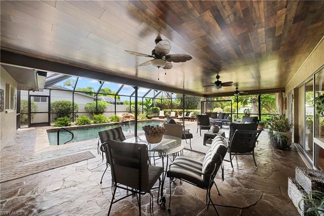 8713 Crest LN, Fort Myers, FL 33907
