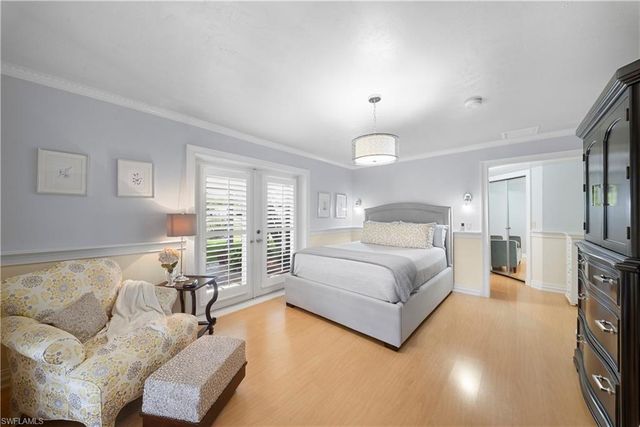 8713 Crest LN, Fort Myers, FL 33907