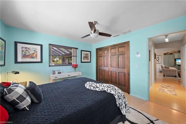 8713 Crest LN, Fort Myers, FL 33907