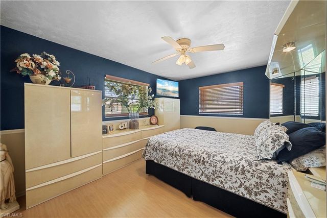 8713 Crest LN, Fort Myers, FL 33907
