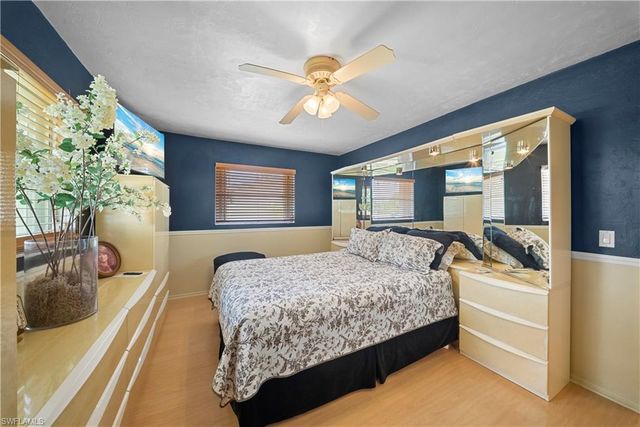 8713 Crest LN, Fort Myers, FL 33907