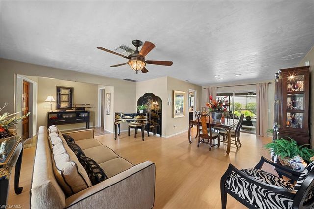8713 Crest LN, Fort Myers, FL 33907