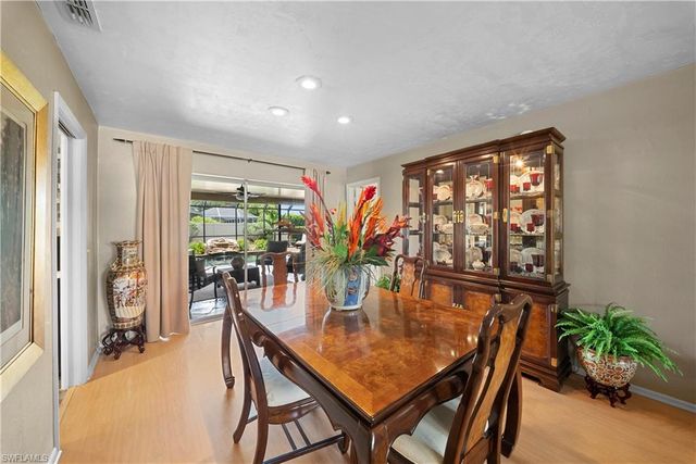8713 Crest LN, Fort Myers, FL 33907