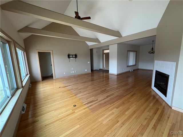 18 Island Shadow Drive, Granby, NY 13069