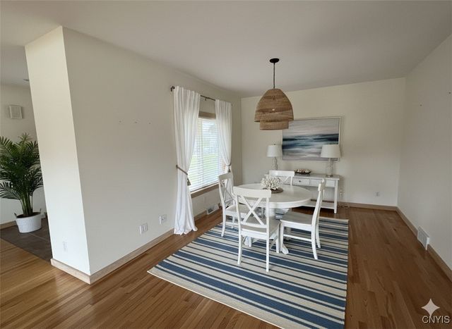 18 Island Shadow Drive, Granby, NY 13069