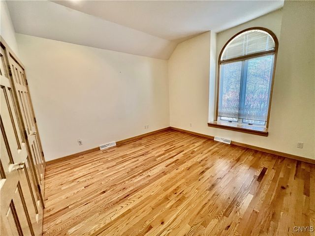 18 Island Shadow Drive, Granby, NY 13069