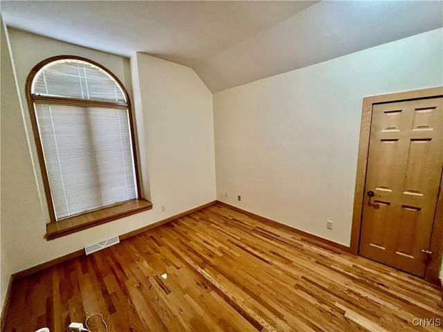 18 Island Shadow Drive, Granby, NY 13069