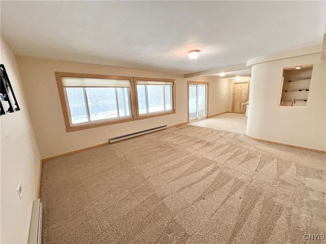 18 Island Shadow Drive, Granby, NY 13069